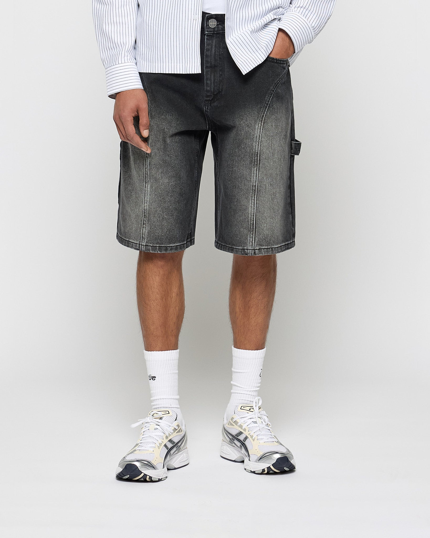 Dividing Seams Baggy Shorts