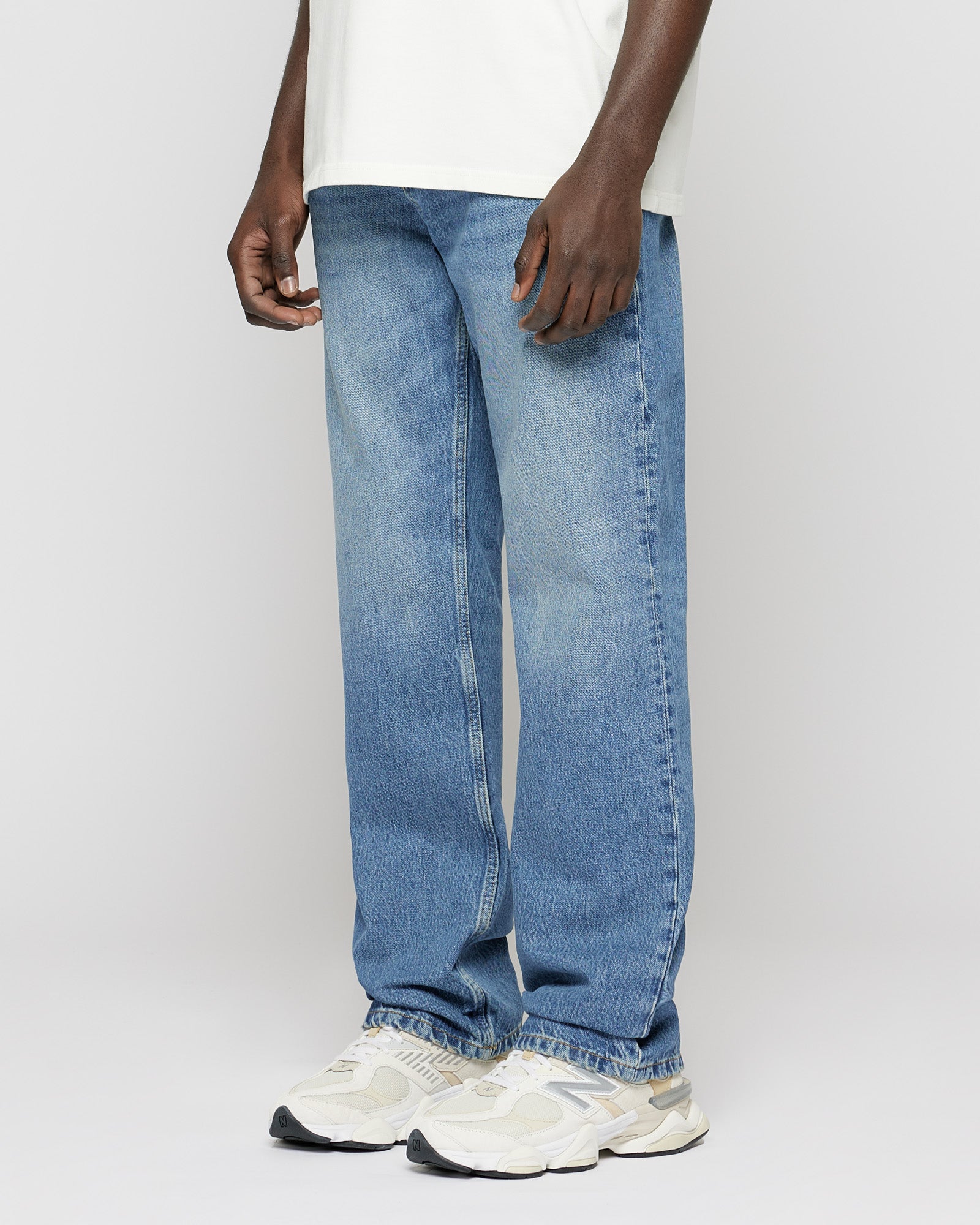 Distressed Basic Jeans
