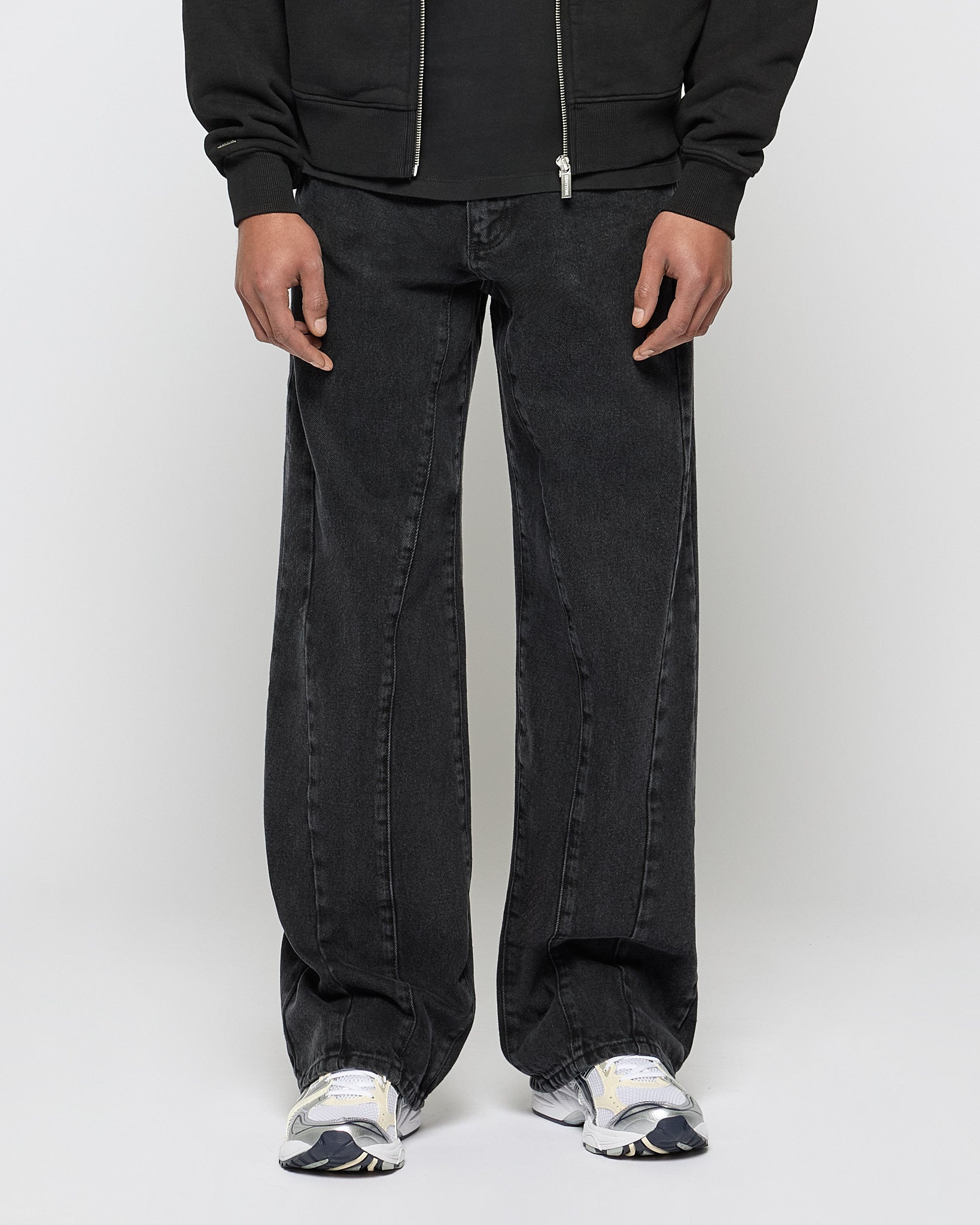 Dividing Seam Loose Denim