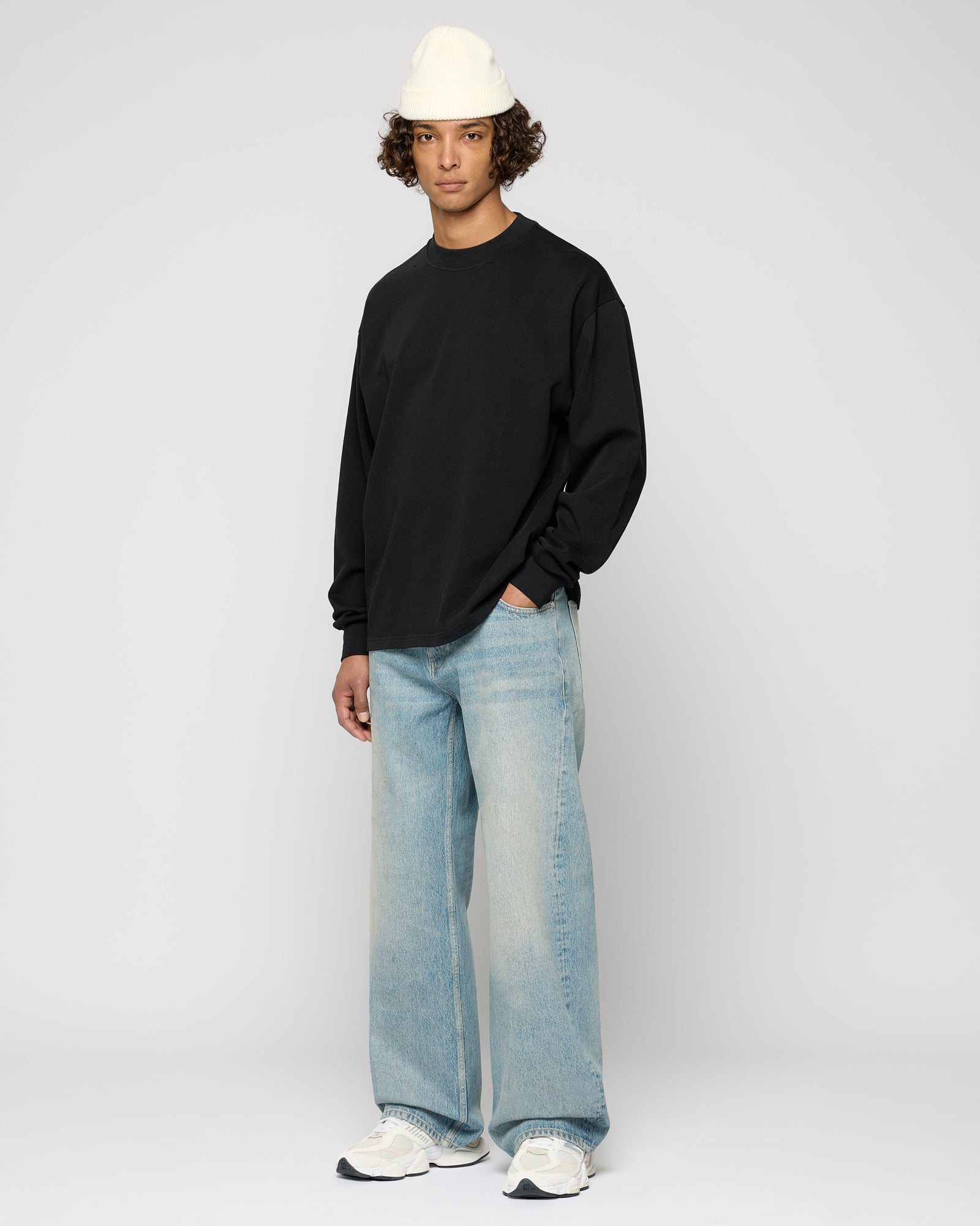 Loose basic jeans