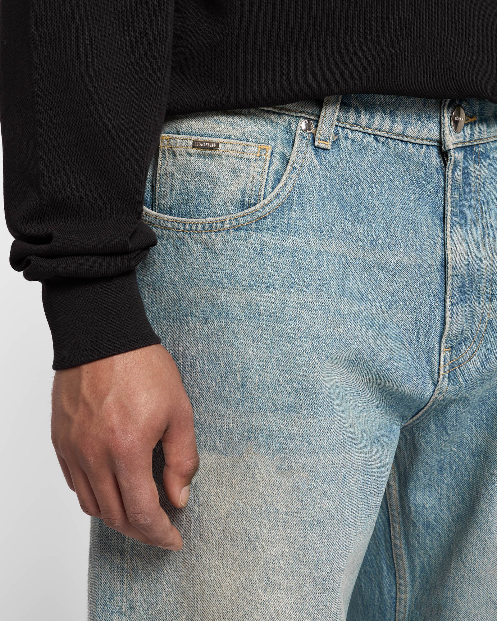 Loose basic jeans