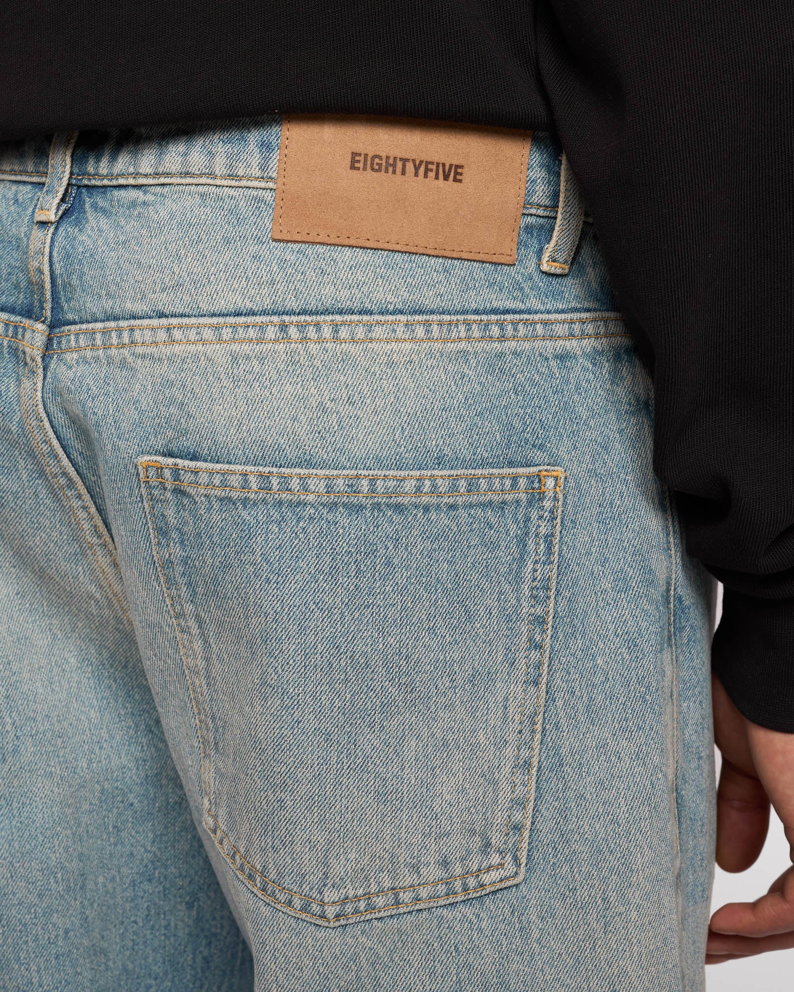 Loose basic jeans