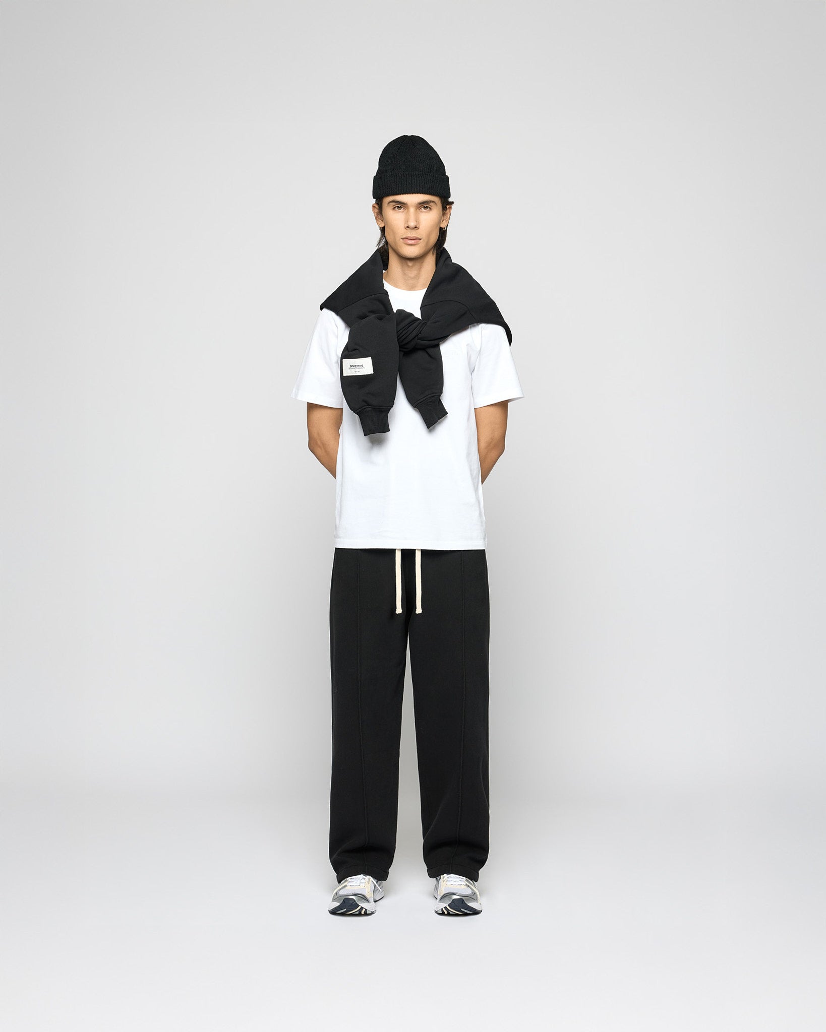 Contrast Embroidered Wide Sweatpants