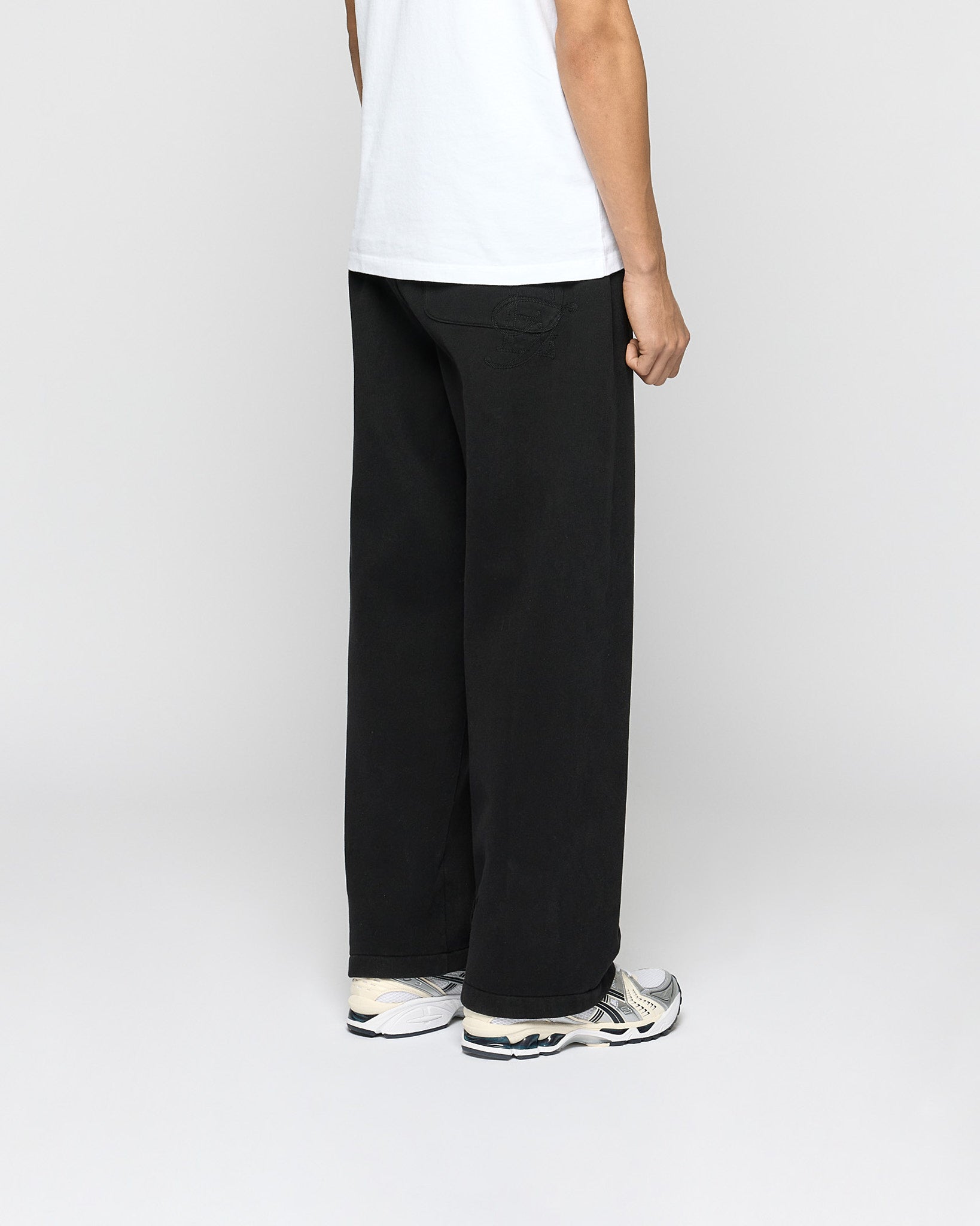 Contrast Embroidered Wide Sweatpants