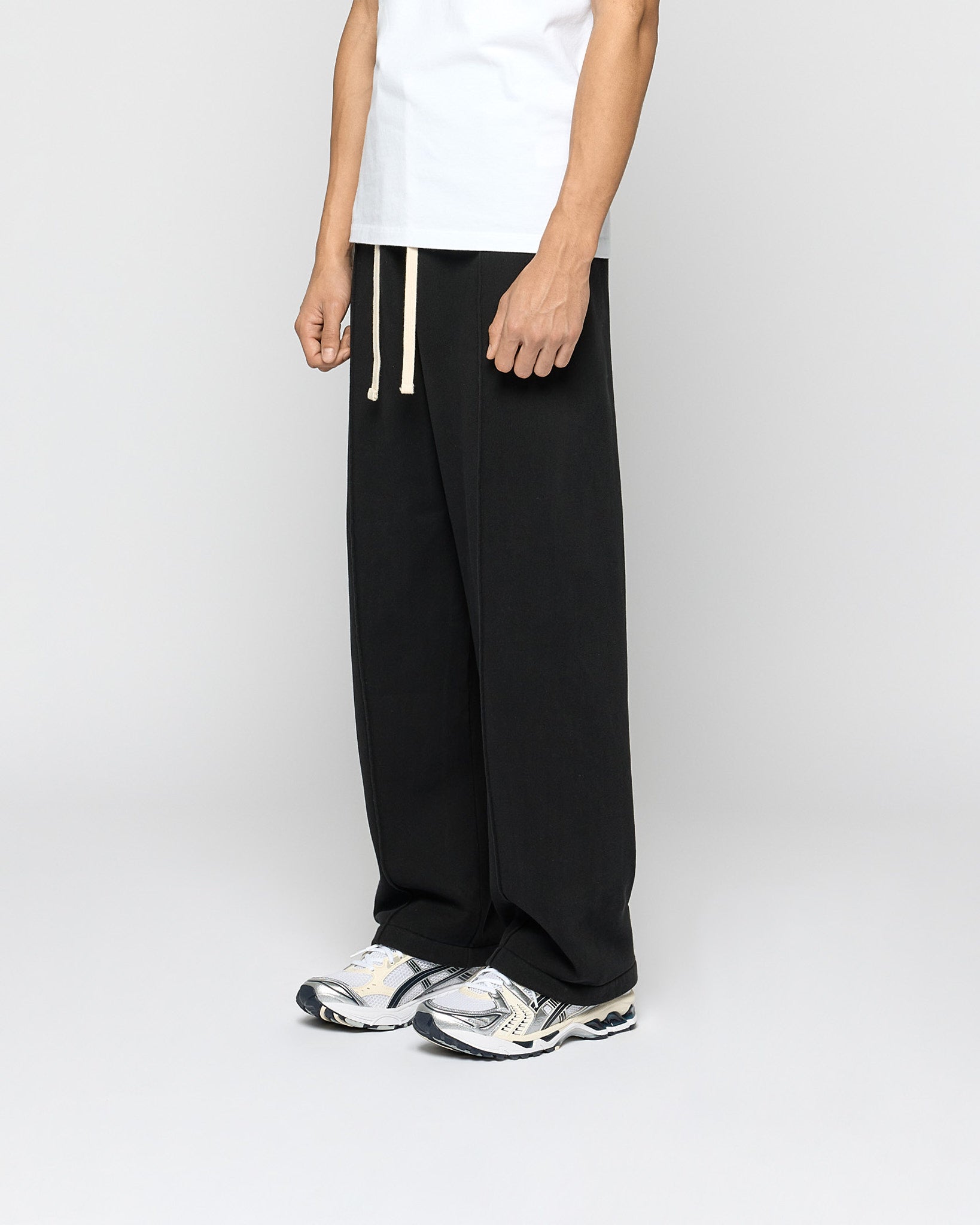 Contrast Embroidered Wide Sweatpants