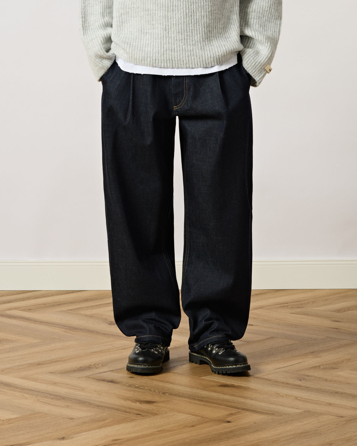 Barrel Fit Denim